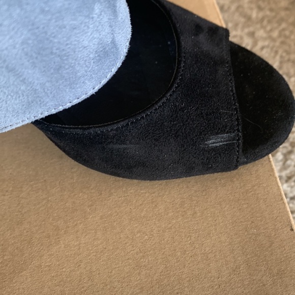 Barely worn Zara block coloured heels. - Picture 3 of 4